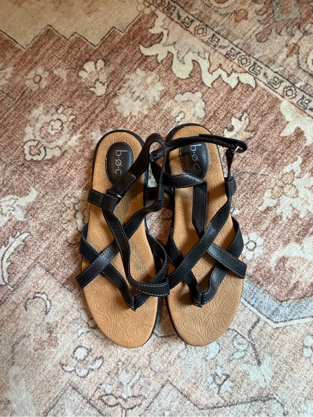 5/$26 boc Black Strappy Women’s Sandals with Tan Footbed